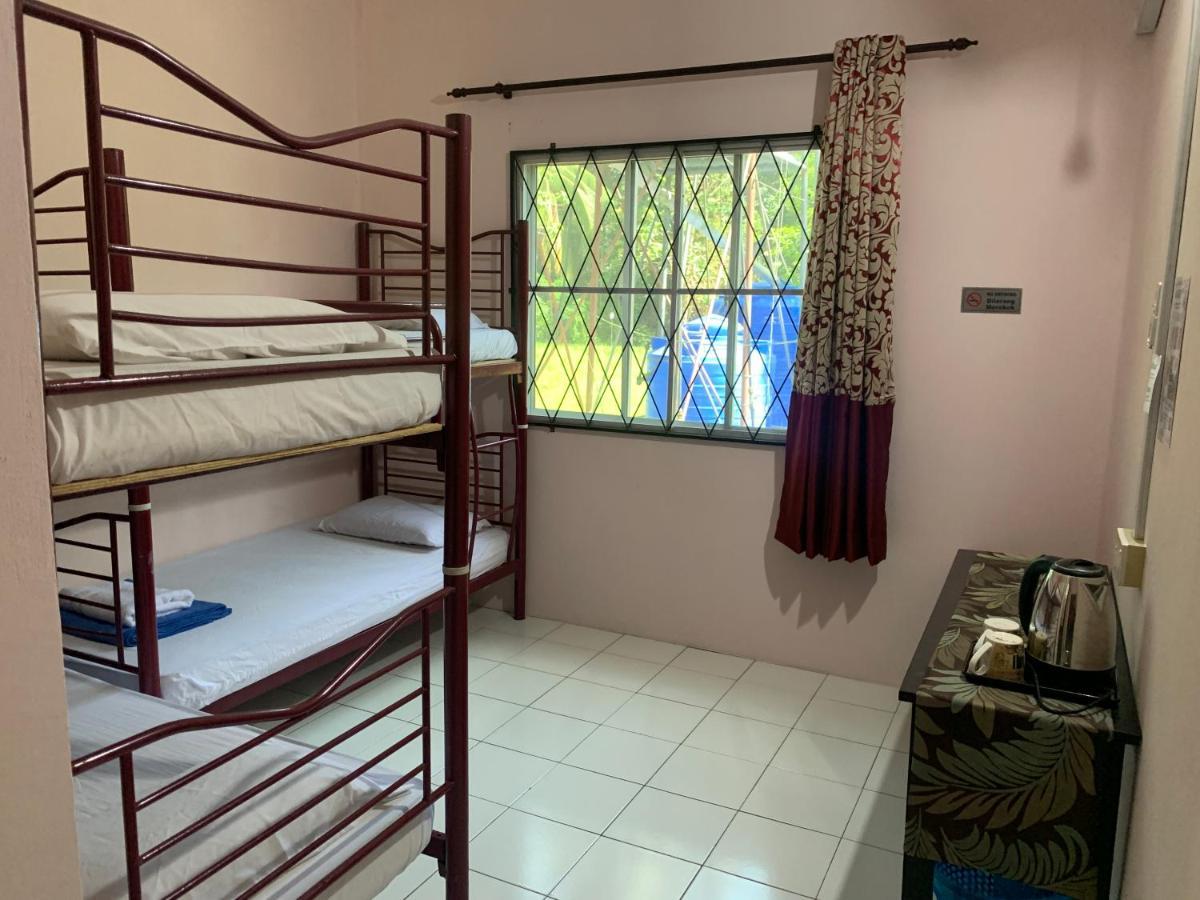 Rtms Guesthouse Semporna Eksteriør billede