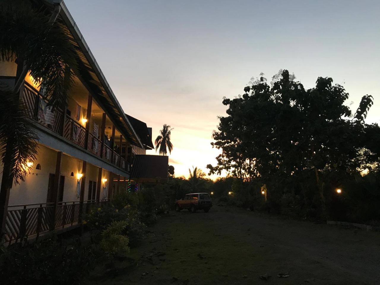 Rtms Guesthouse Semporna Eksteriør billede
